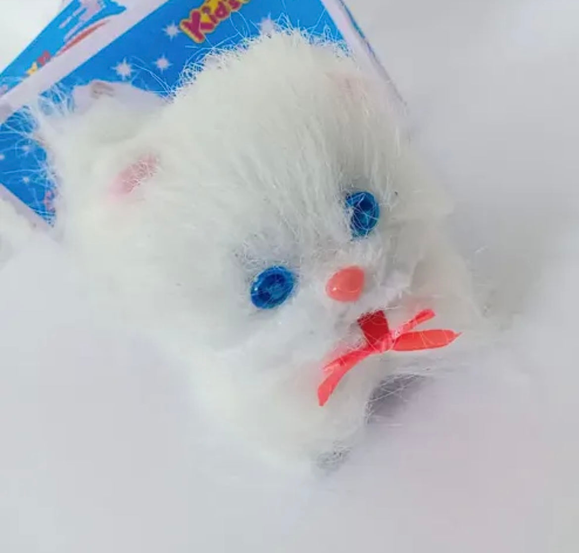 Hello Cat Toy – Lights, Walks & Sits