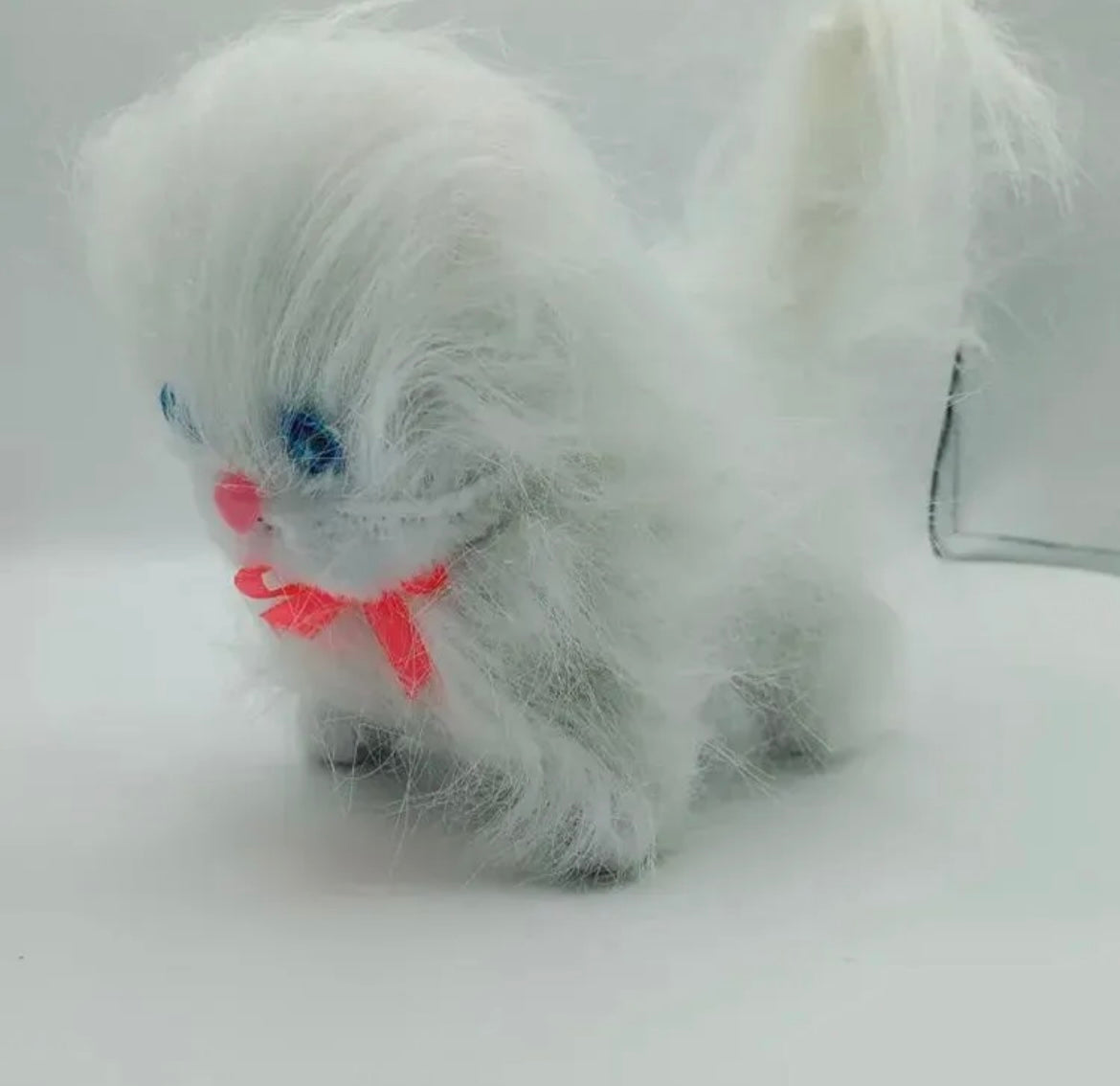 Hello Cat Toy – Lights, Walks & Sits