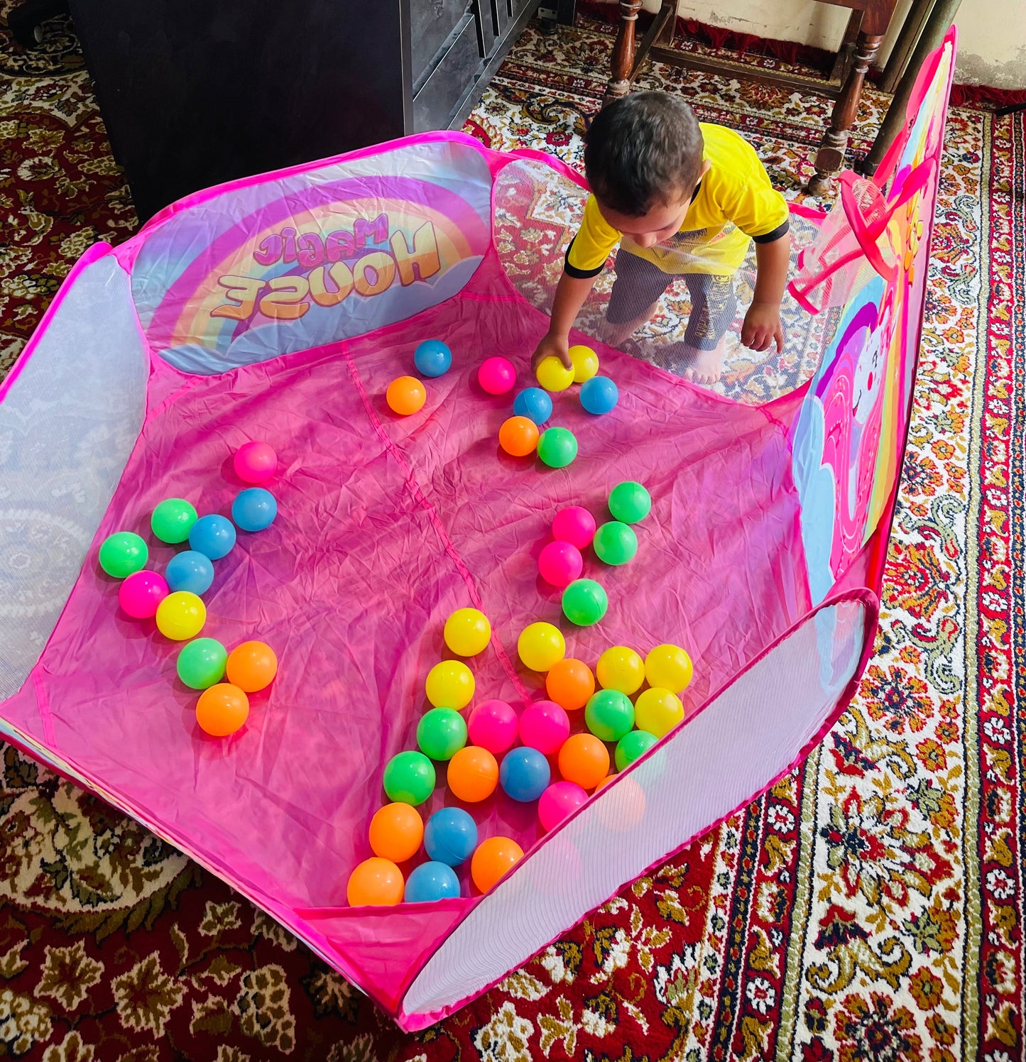 Magic tent house with 25 Colorful plastic balls