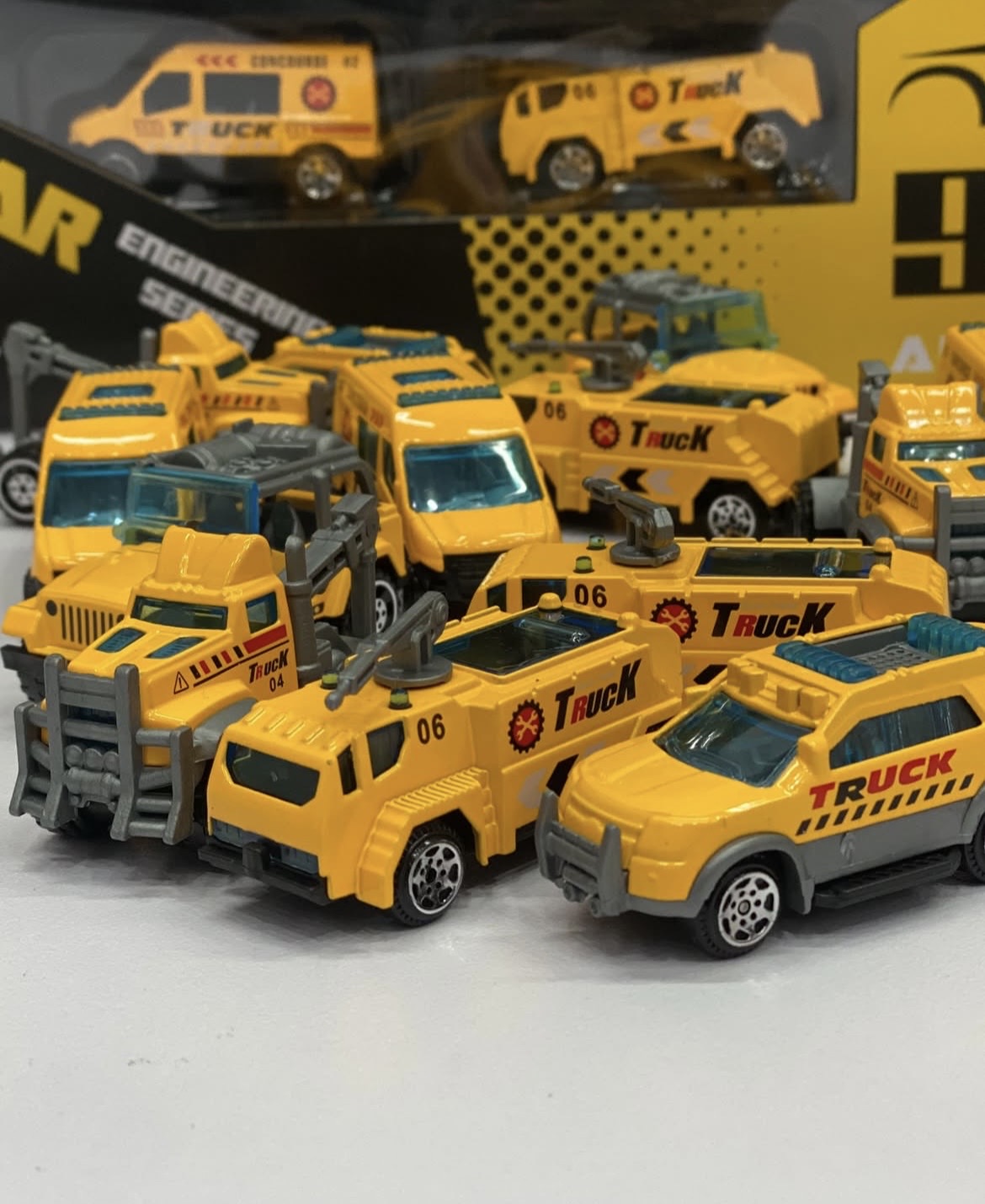15 Metal Cars Box – Premium Quality 1:64 Scale