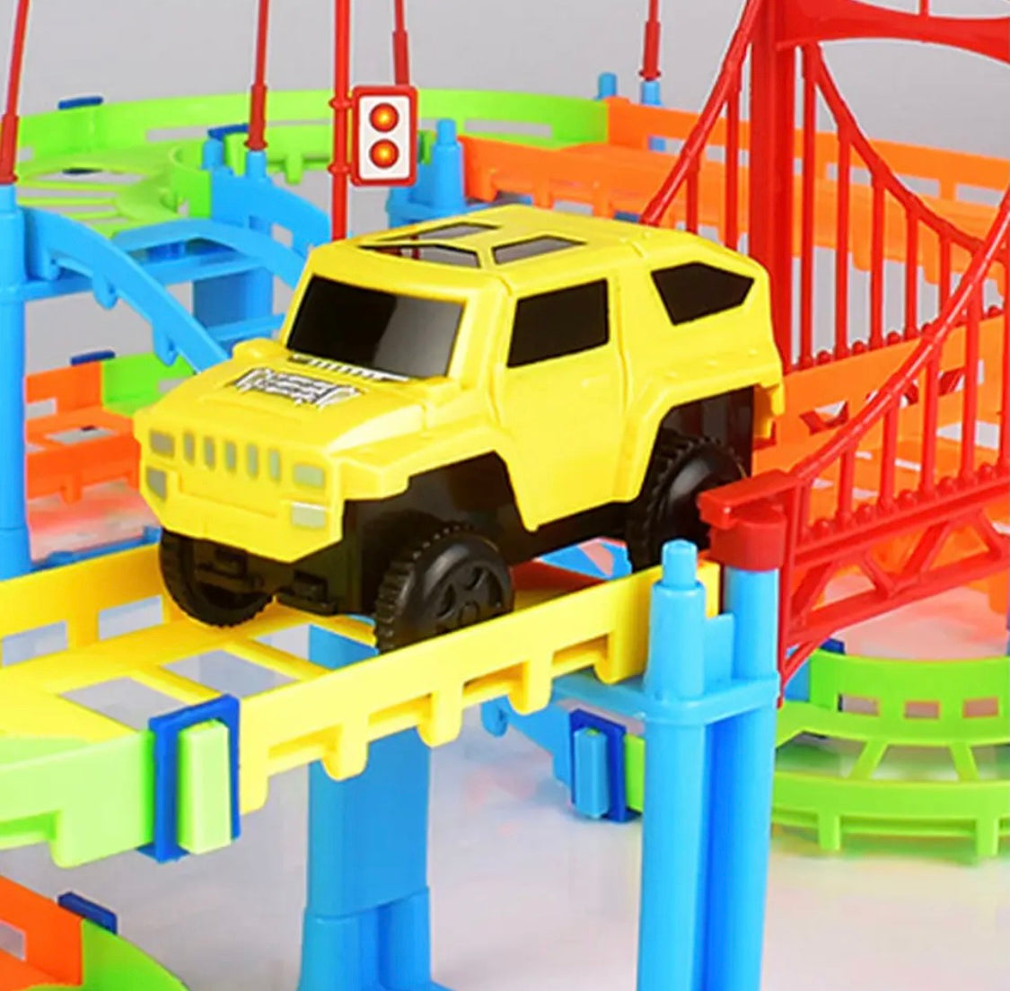 Colorful 90-Piece Jeep Track Set